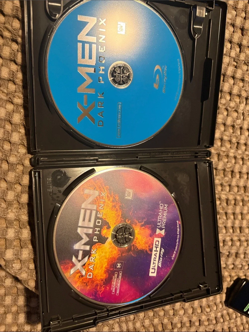 X-Men: Dark Phoenix 4K Ultra HD + Blu-ray – Black & Red Collector's Edition